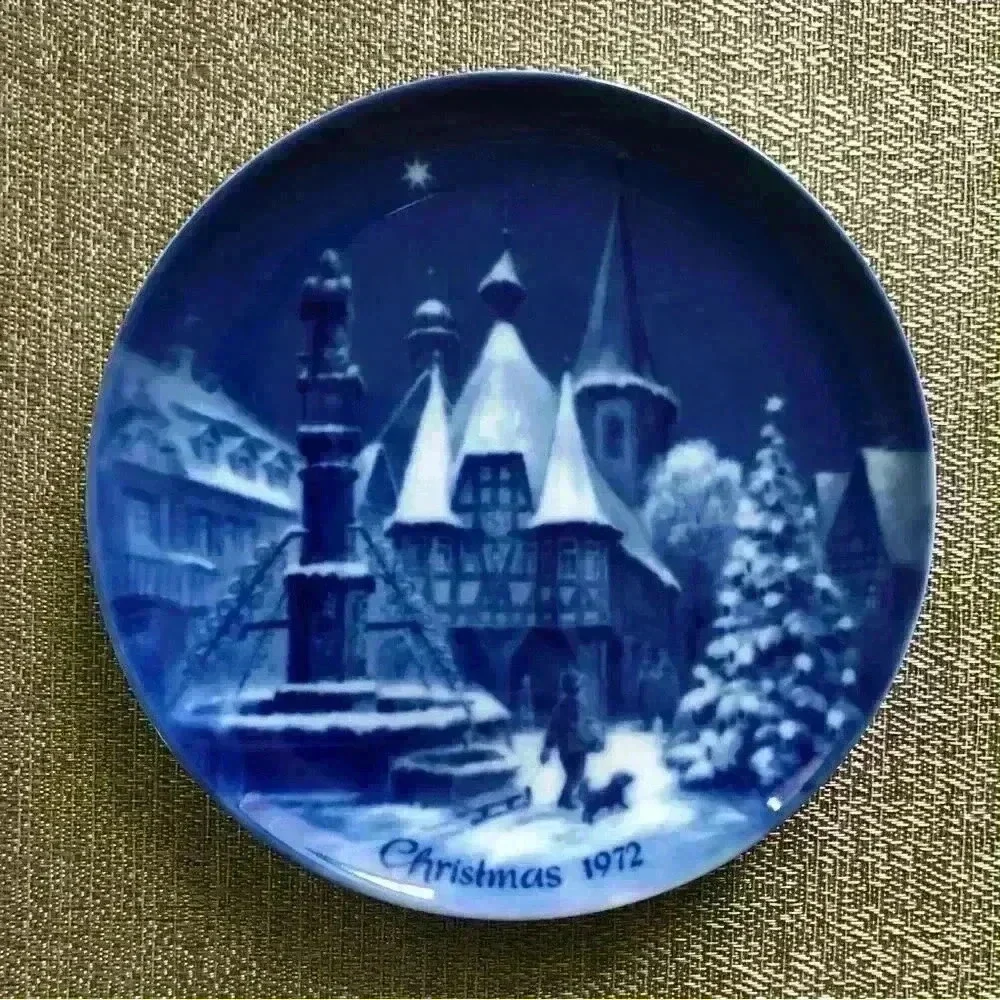 Berlin Design Vintage Plate 1972 Christmas Eve In Michelstadt 7,5”W